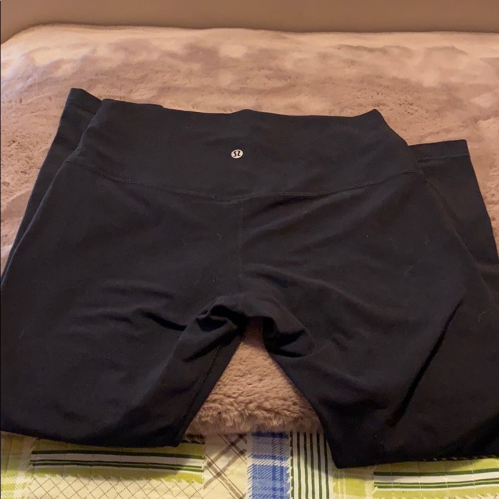 Lulu lemon leggings (below knee above ankle)